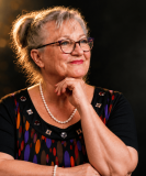 Ildiko - Psychologische Lebensberatung - Tarot & Kartenlegen - Hellsehen mit Hilfsmittel - Spirituelles Heilen - Horoskope